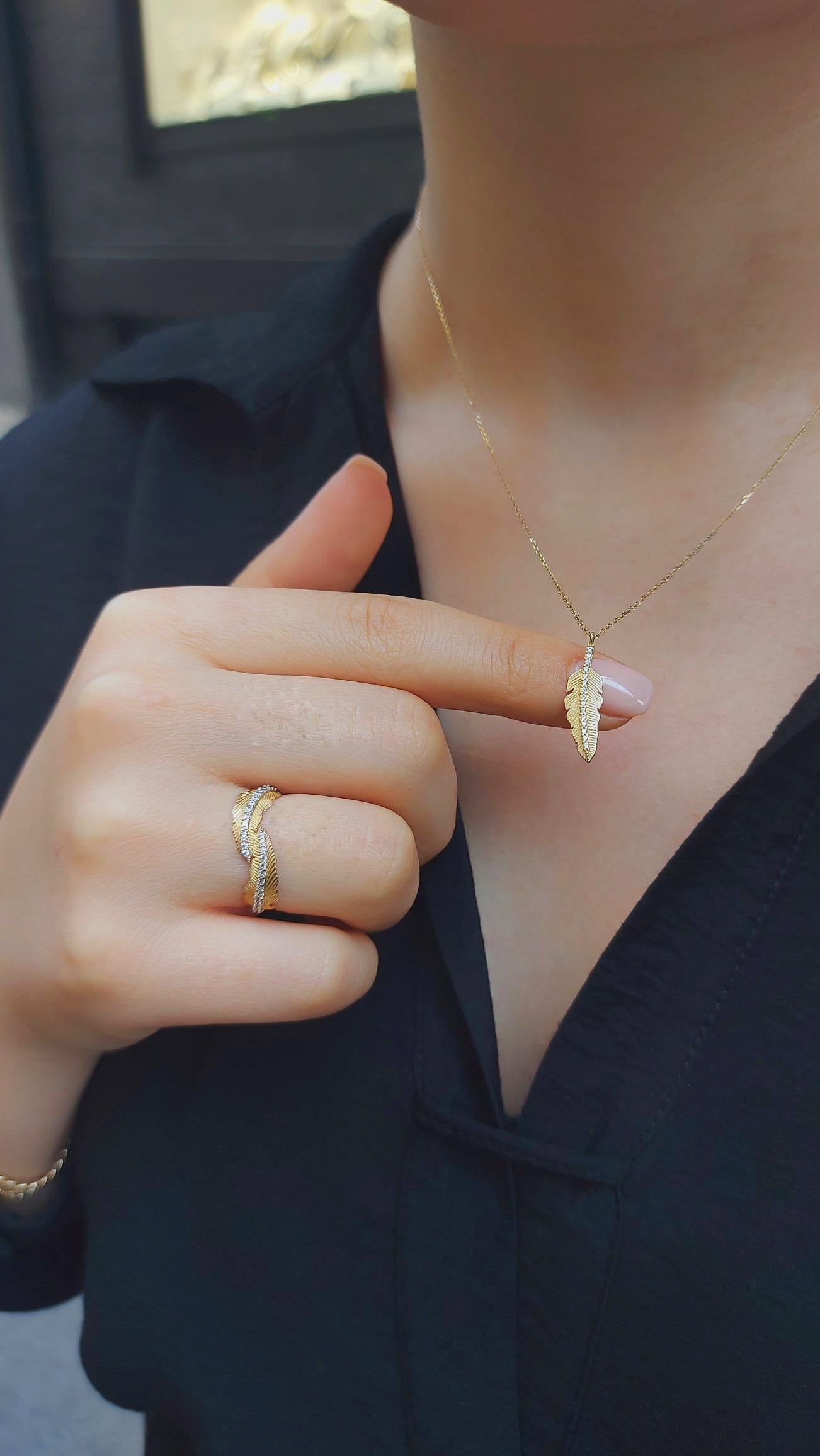 14 Ayar Altın Yaprak Kolye