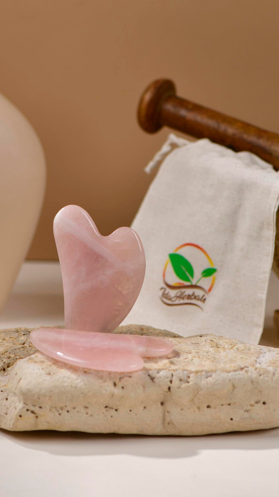 Pembe Kuvars Kalp Gua Sha Yüz Masaj Taşı-İda Herbals