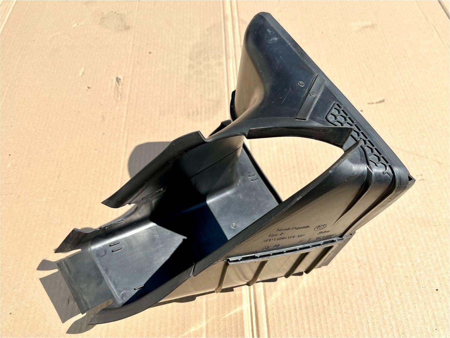BMW ÖN PANEL HAVA KANALI SOL 51747459761