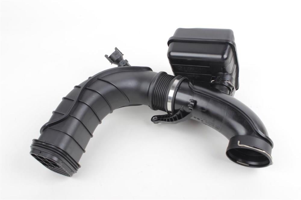 TEMİZ HAVA EMME BORUSU F10/F10LCI ( 8 508 047 YARIM )