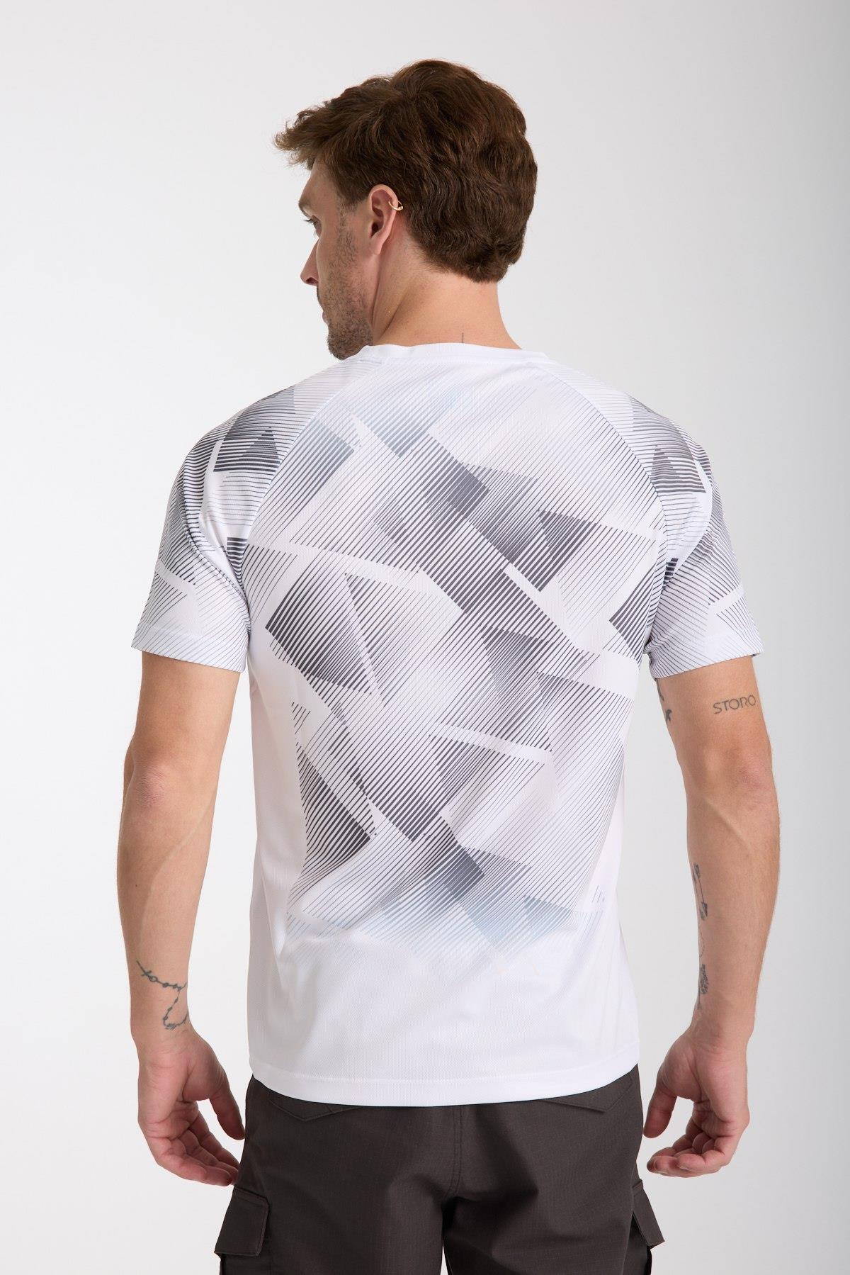 DryTouch Kumaş Bisiklet Yaka T-Shirt – Su Emme ve Terletmeme Özelliğiyle Konforlu