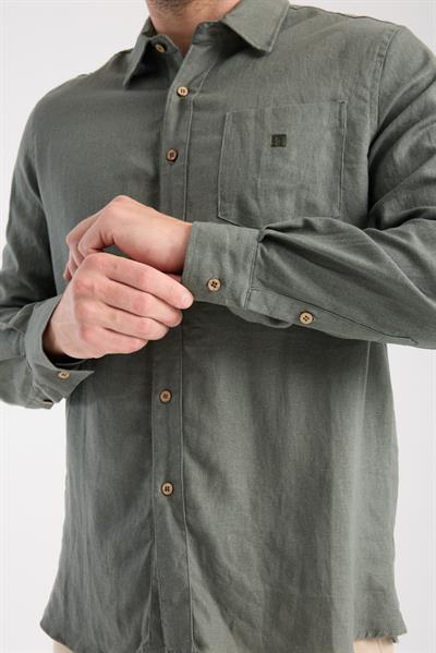 Düğmeli Keten Gömlek