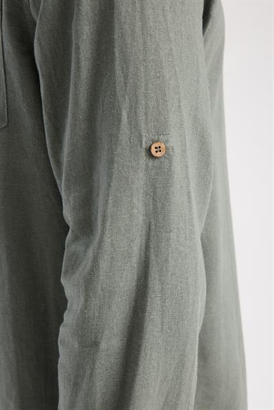 Düğmeli Keten Gömlek