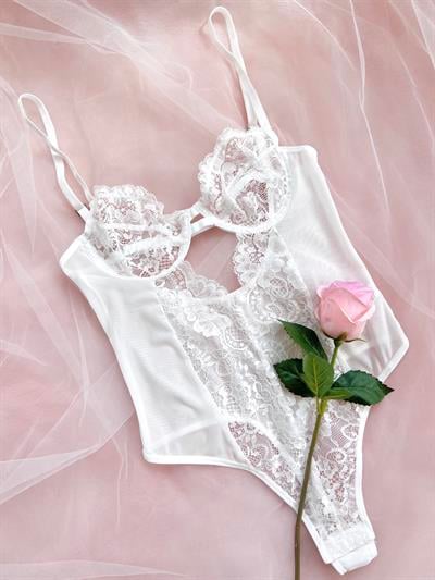 Almira Dantel Balenli Çıtçıtlı Kapsız B Cup Bodysuit Ekru