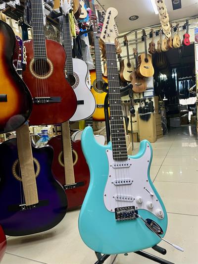 3 SINGLE YEŞİL RENK ELEKTRO GİTAR KILIF PENA DAHİL KOD 5408