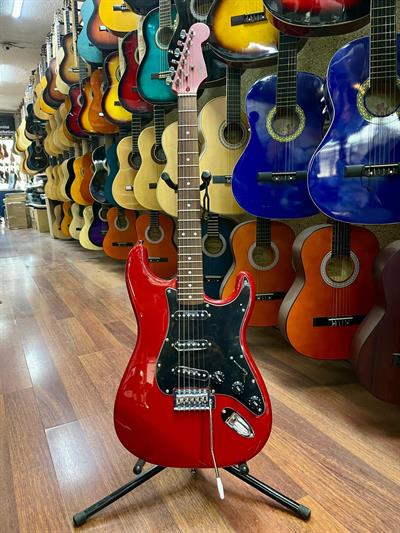 GUSON 3 SINGLE KIRMIZI ELEKTRO GİTAR-KILIF KABLO PENA DAHİL