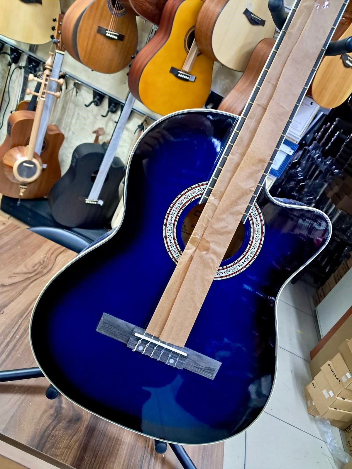 Clariss CCG-100CBLEQ Mavi Elektro Klasik Gitar Tam Boy 4/4