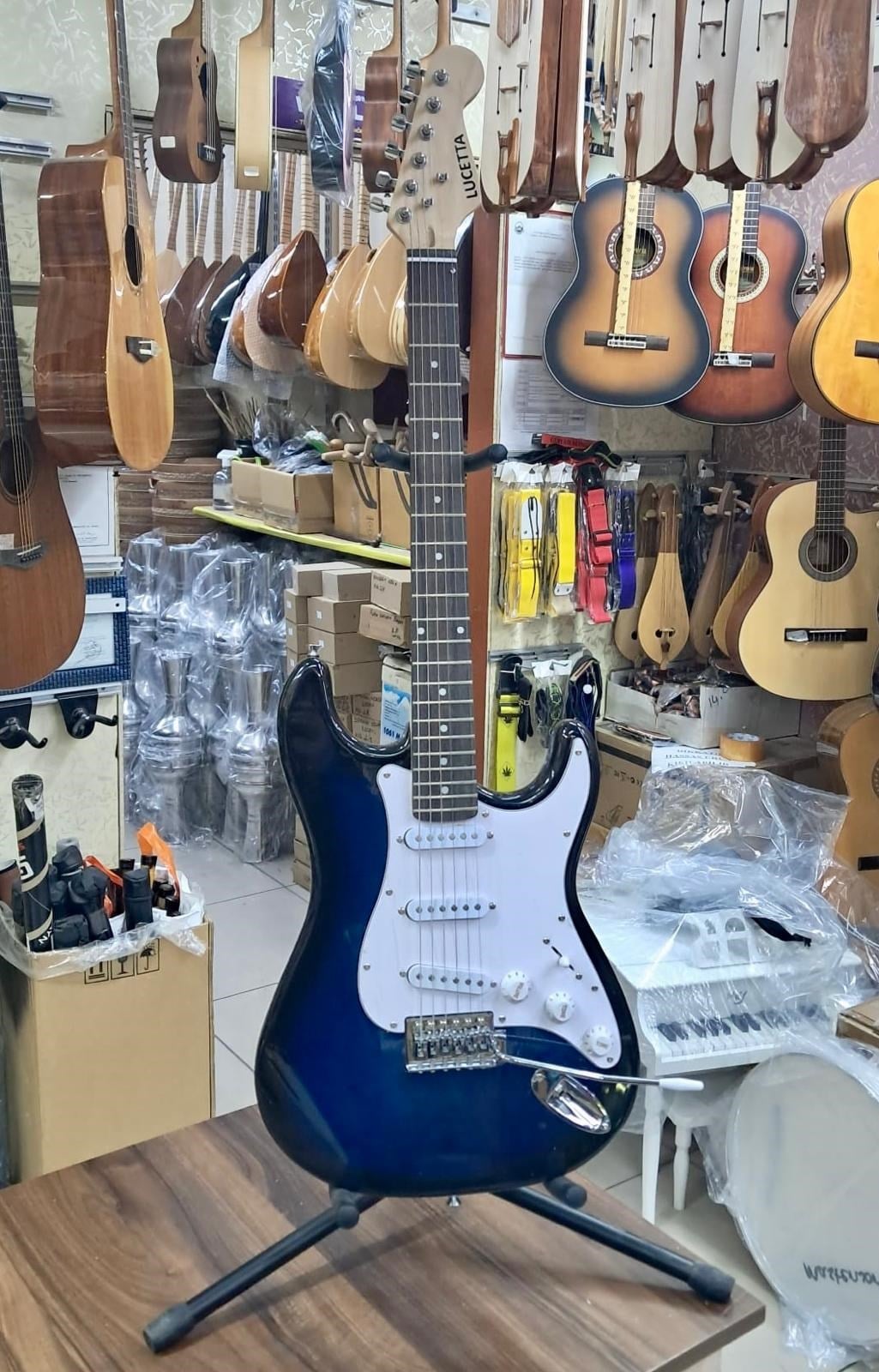 LONGA-LUCETTA 3 SİNGLE MAVİ-SİYAH ELEKTRO GİTAR KOD4874