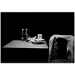 Roy DeCarava Masada Şişeler Tabak ve Ceket Kanvas Tablo