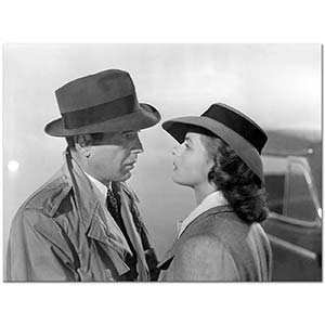 Humphrey Bogart and Ingrid Bergman in Casablanca Art Print