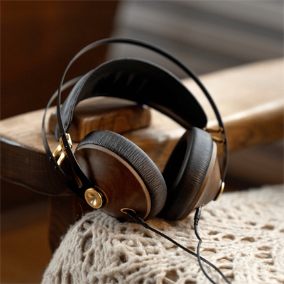 Meze Audio 99 CLASSICS Walnut Gold Closed-Back Kulaklık