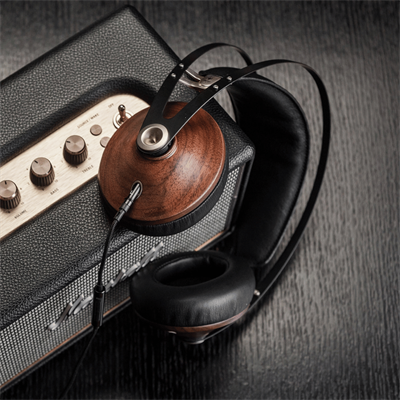 Meze Audio 99 Classics Walnut Silver Closed-Back Kulaklık