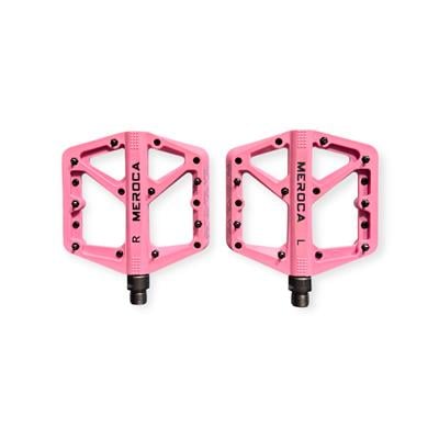Meroca Double Rulmanlı Çivili Pembe Bisiklet Pedalı | Hafif Plastik Gövde – Dayanıklı Platform Pedal
