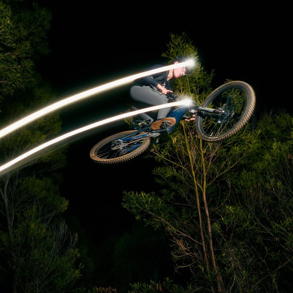 Knog Blinder X 2300 Şarjlı Bisiklet Ön Farı | Güçlü LED Aydınlatma