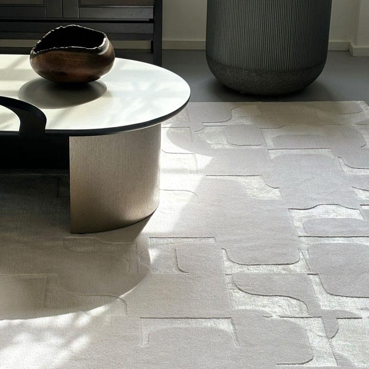 Lebon Pearl Hand Tuft