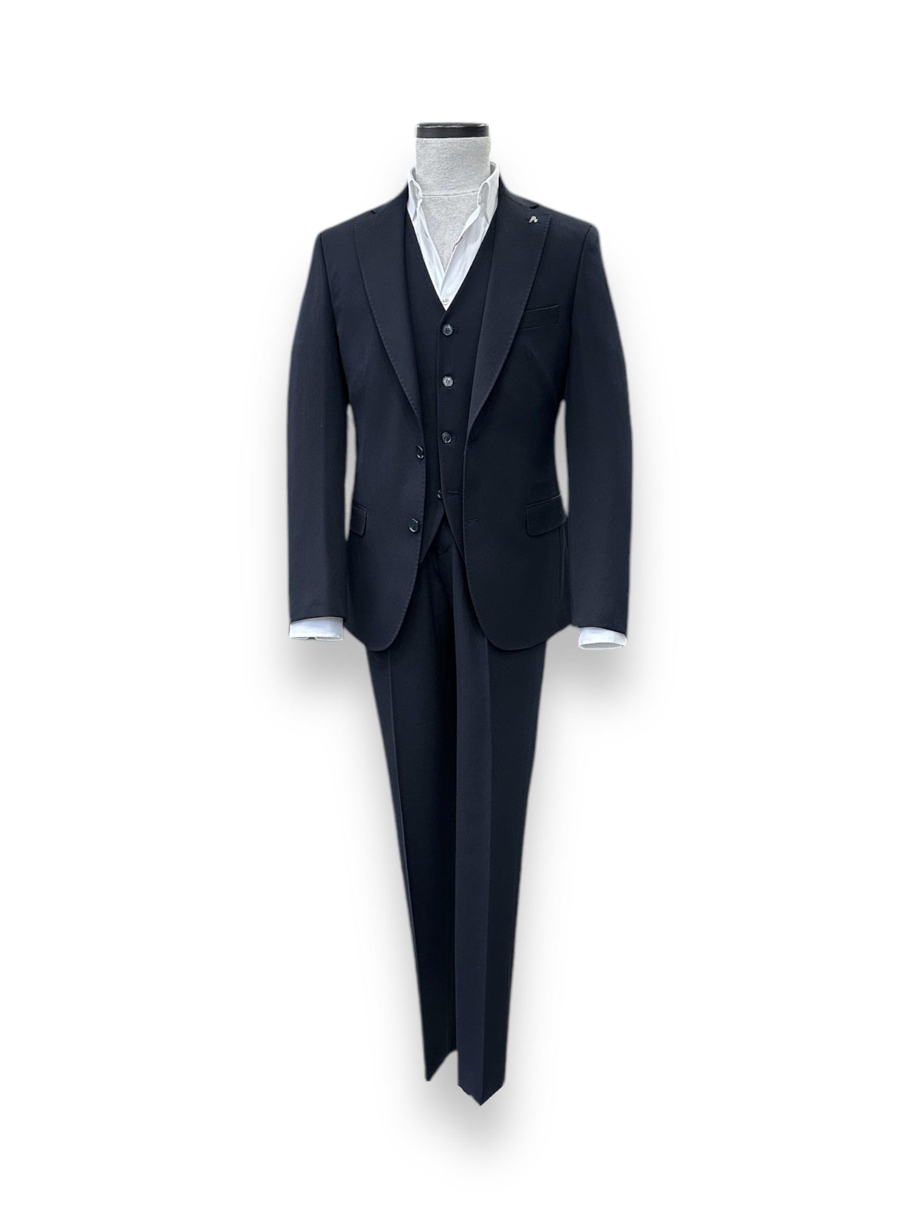 Klasik Yelekli Takım Elbise