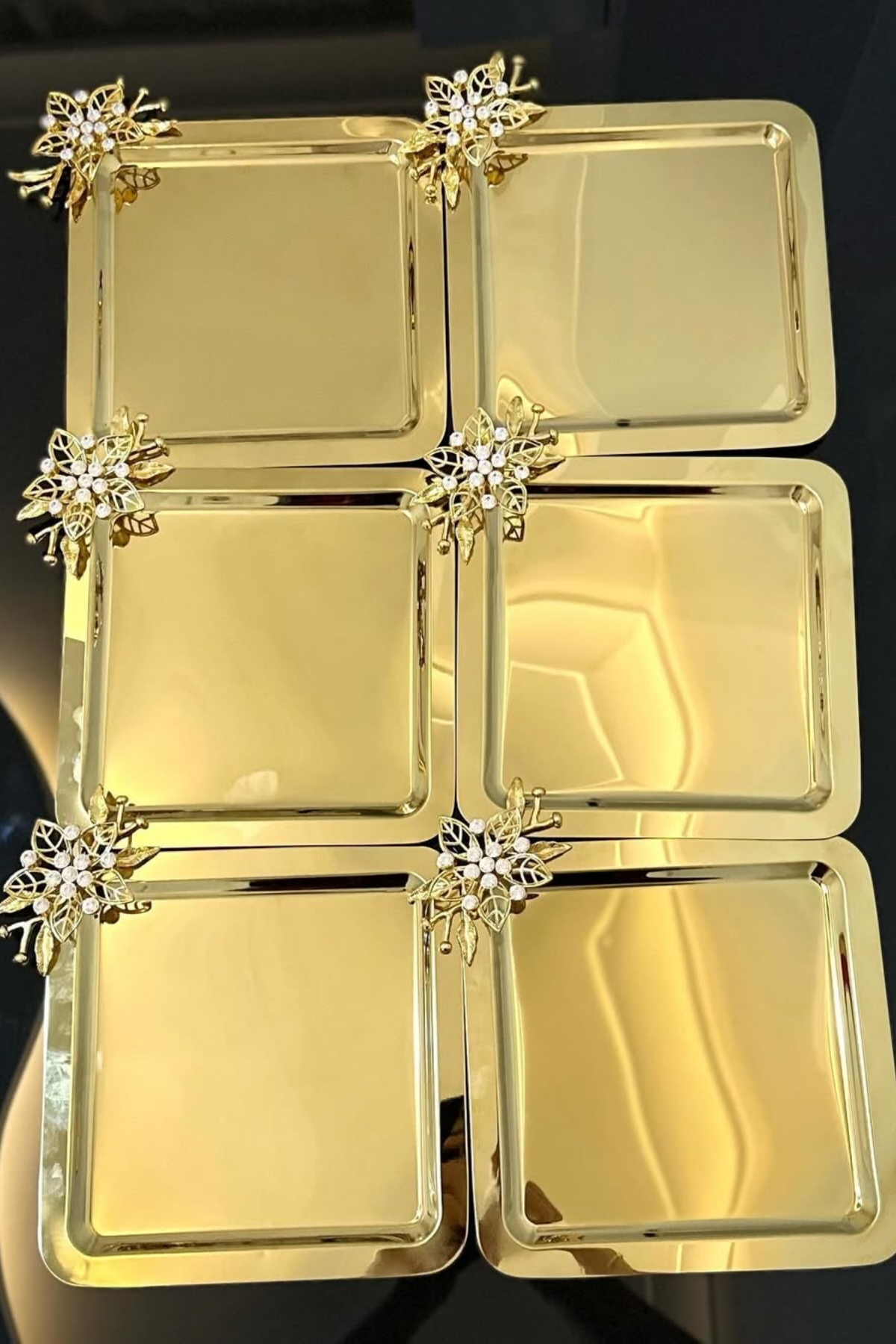 6lı Lüx Taşlı Papatya Çiçek Aksesuarlı Gold Renk Sunum Tepsisi | Dekoratif Söz, Kahve, Çay, Tepsisi