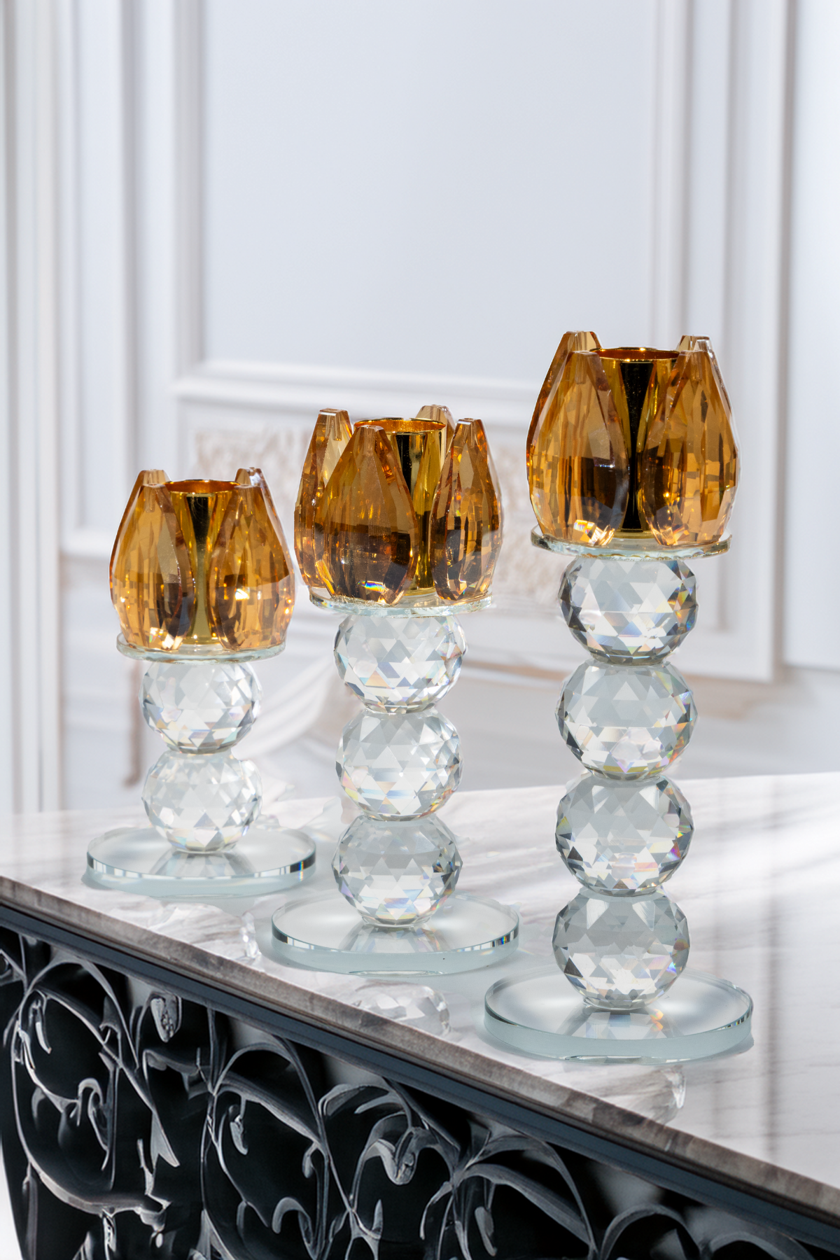 Sarı Kristal Cam Mumluk Şamdan 3lü Set – El İşçiliği Lotus Başlık, Farklı Boylar