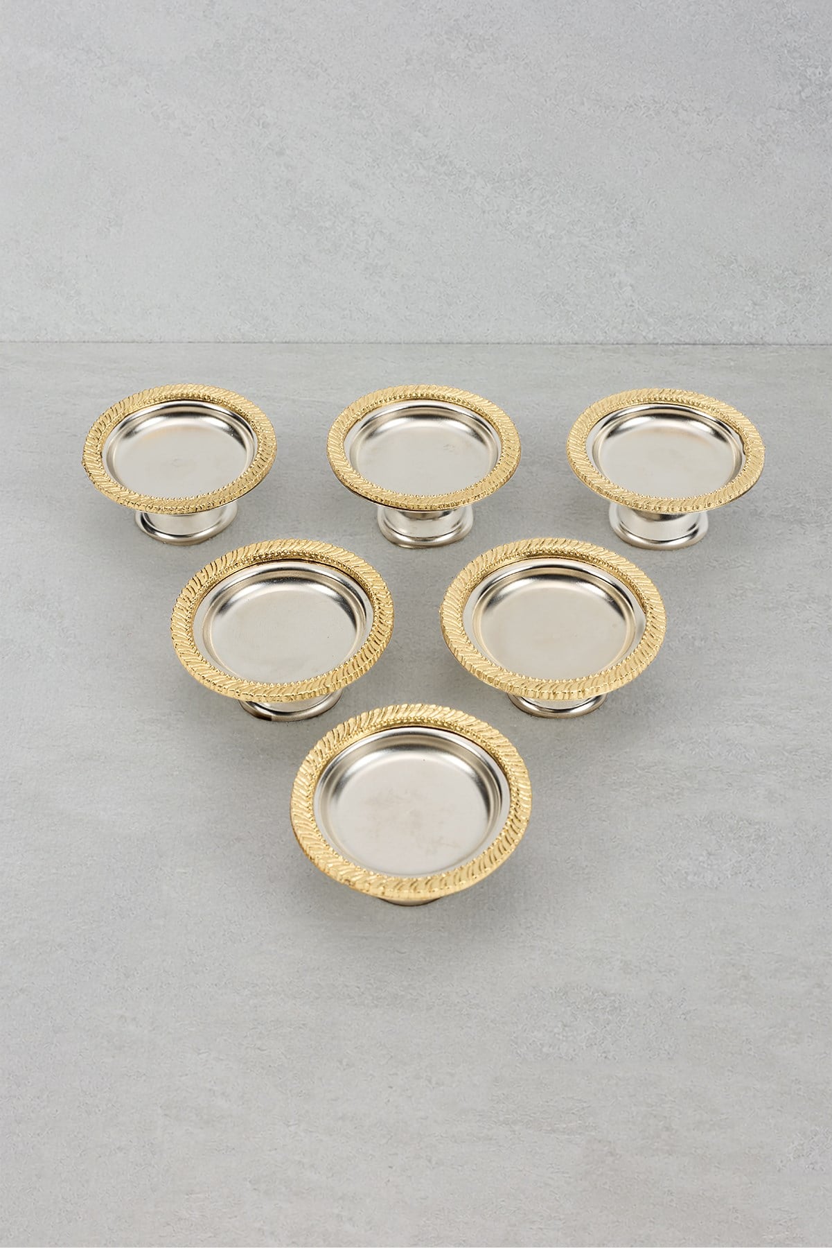 Yaren Style Royal Corda Çelik Ayaklı Lokumluk - Döküm Çerçeveli 7 cm