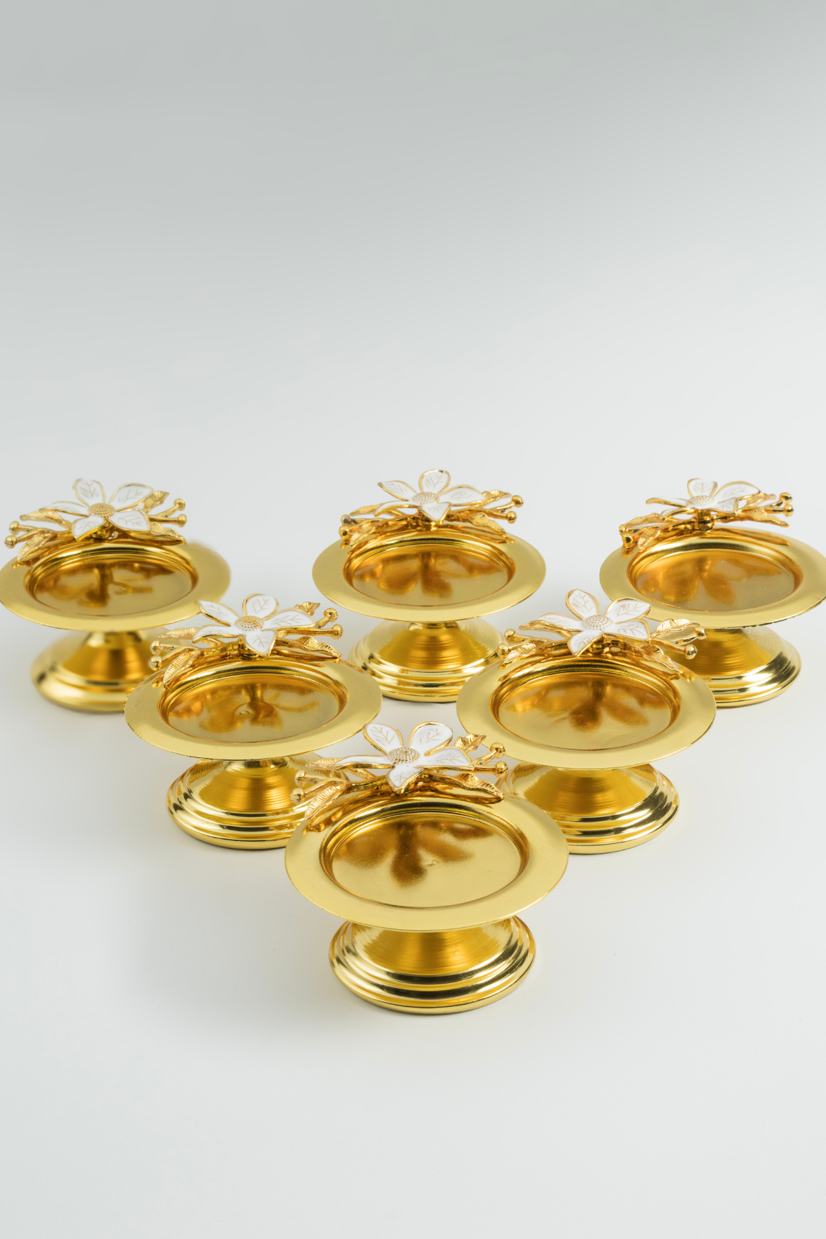 Zambak Çiçekli Dekoratif 6 li Gold Renk Makaronluk Lokumluk Kahve Yanı Sunumluk