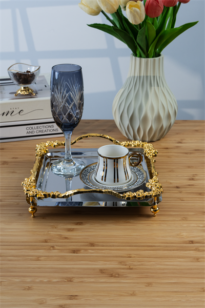 Lüks Gold Gül Detaylı Kare Sunum Tepsisi 21x21 cm – Ayaklı