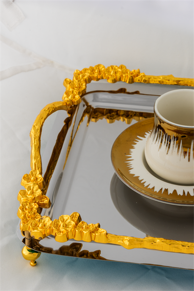Lüks Gold Gül Detaylı Kare Sunum Tepsisi 21x21 cm – Ayaklı