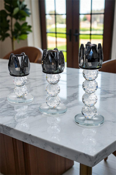 Siyah Kristal Cam Mumluk Şamdan 3lü Set – El İşçiliği Lotus Başlık, Farklı Boylar