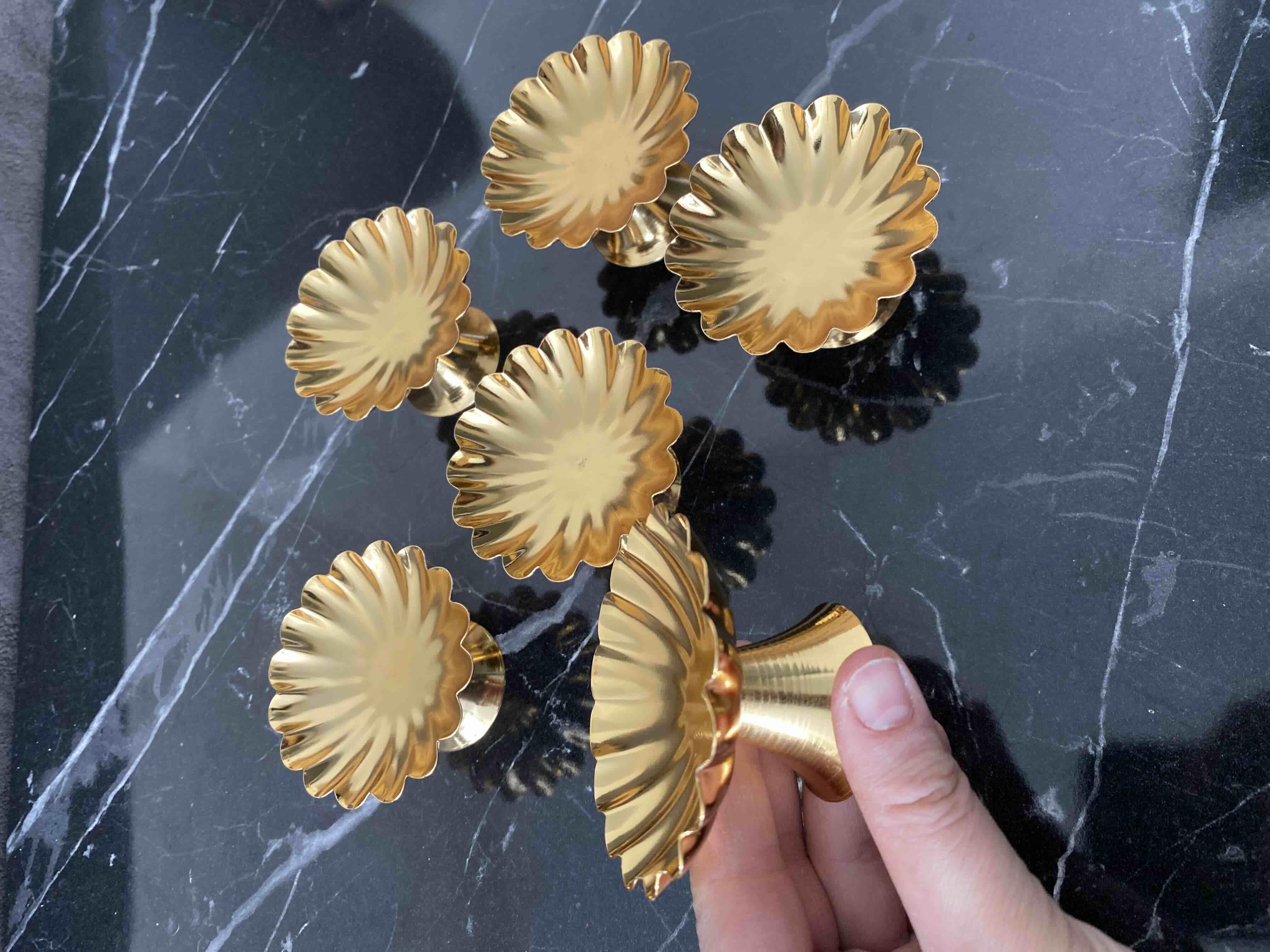 Yaren Style6'lı Gold Metal Dekoratif Papatya Kahve Yanı Sunum Lokumluk6'lı Gold Metal Dekoratif Papatya Kahve Yanı Lokumluk