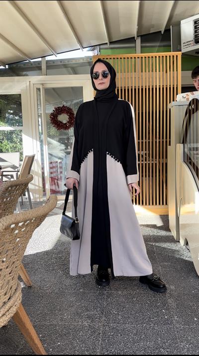 Ponpon Detaylı Abaya Fereca