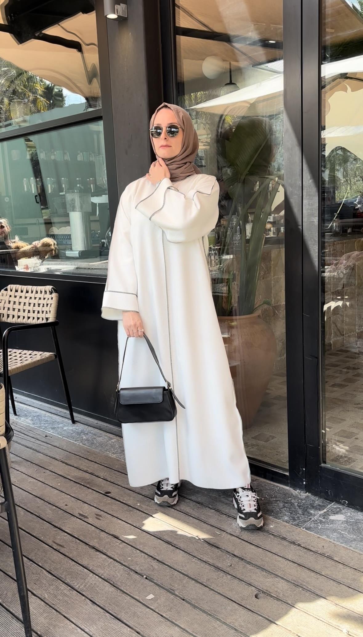 Dikiş detaylı ferace elbise