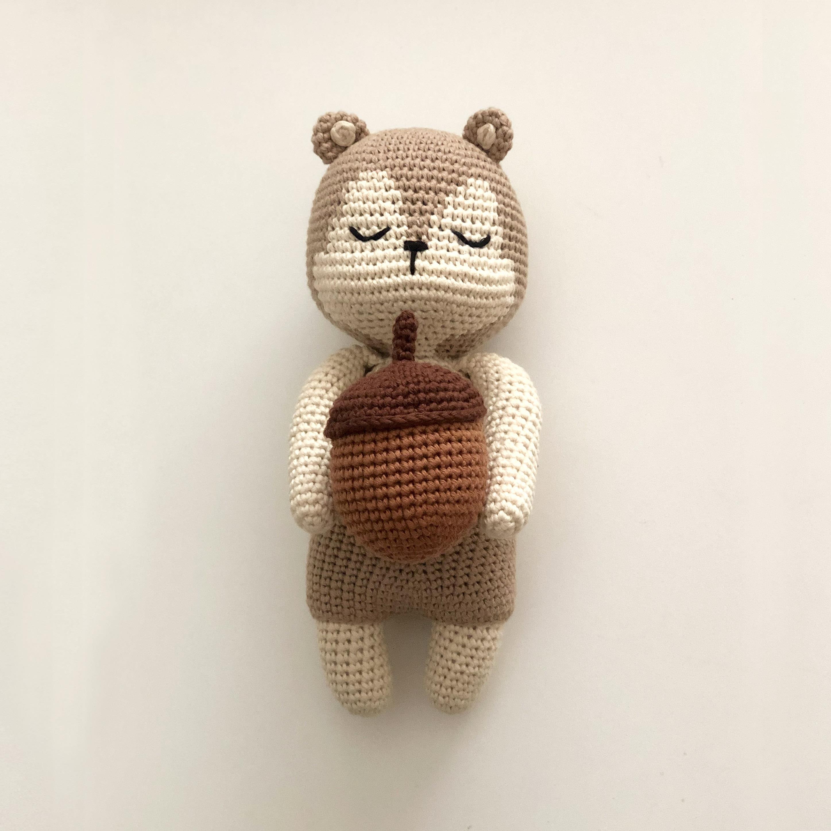 Crochet Acorn - 10 cm - 3.94