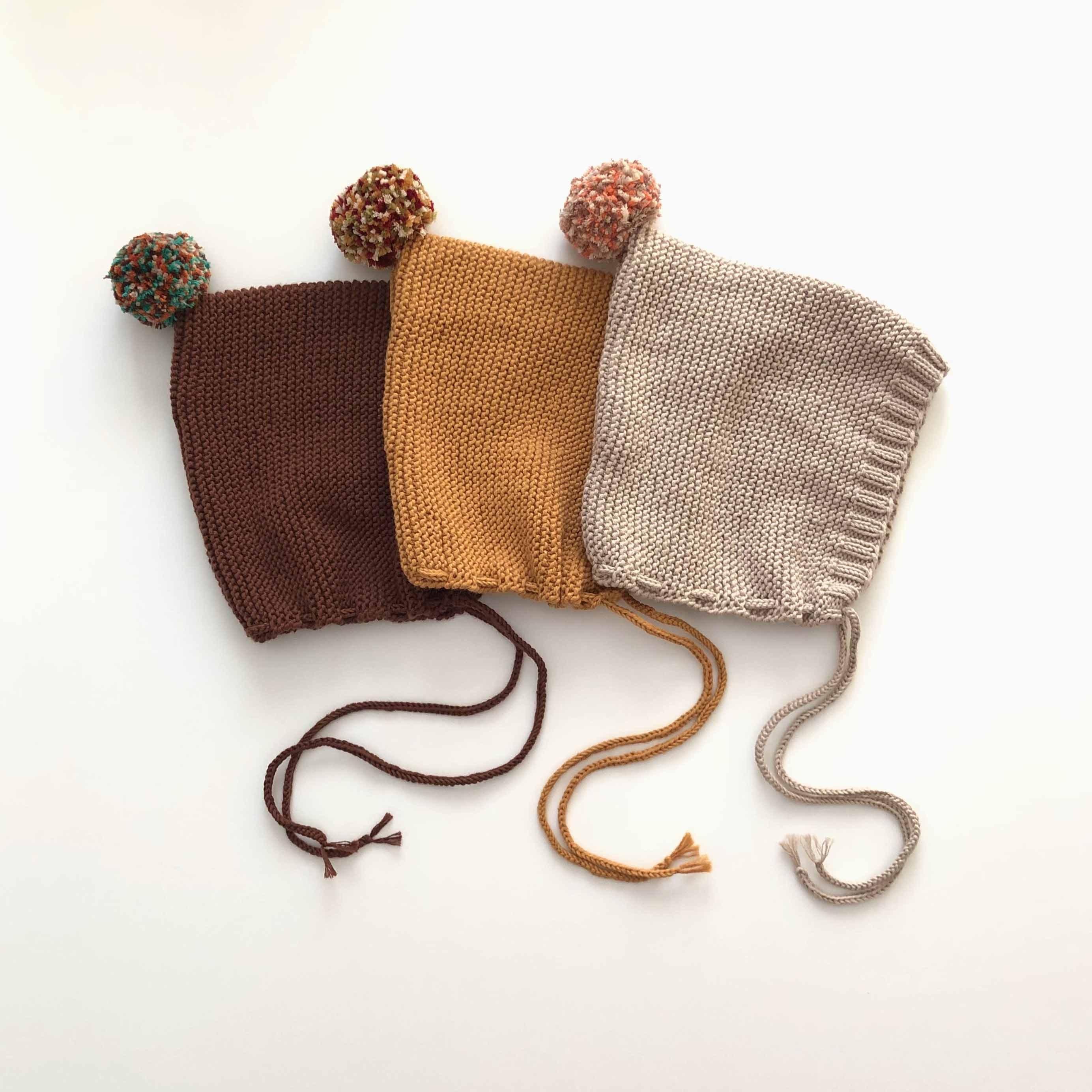 Rainbow Pompom Bonnet, Chocolote