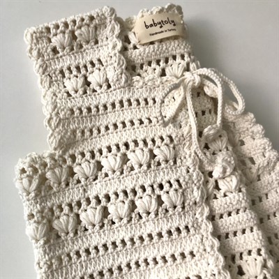 Fiona Vest, Snow