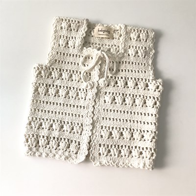 Fiona Vest, Snow