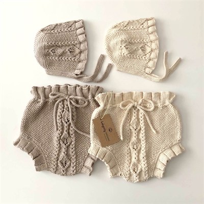 Rococo Bonnet, Natural