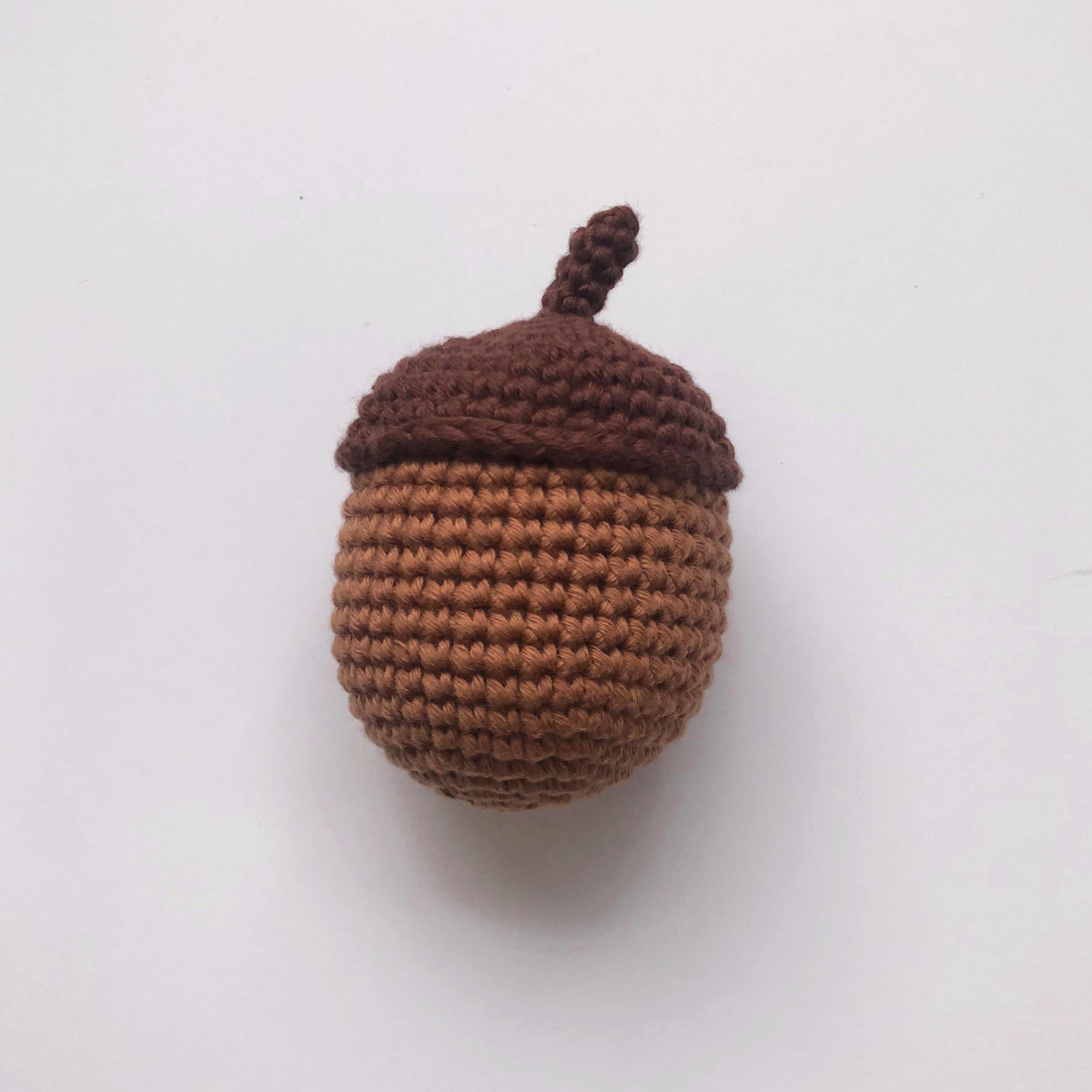 Crochet Acorn - 10 cm - 3.94