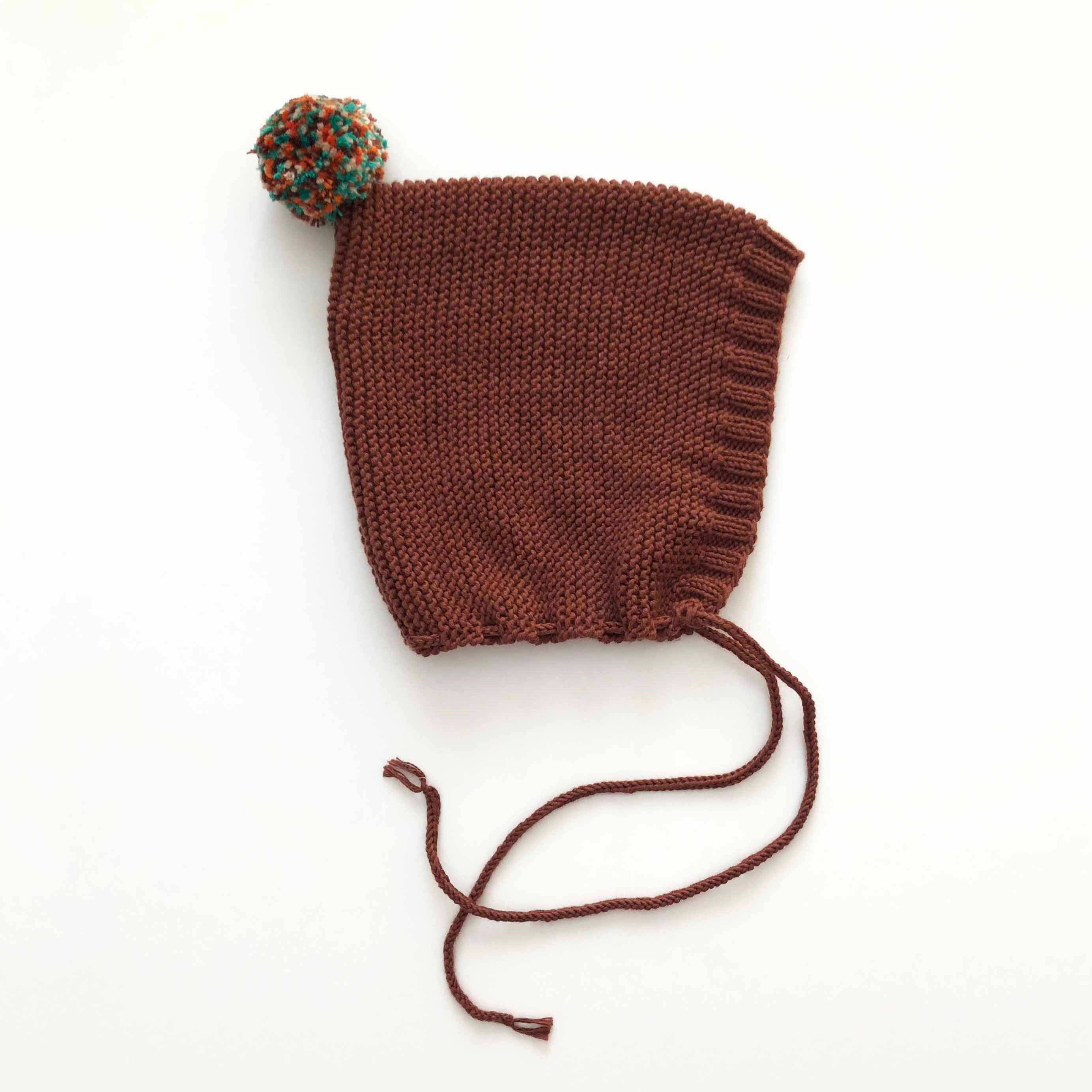 Rainbow Pompom Bonnet, Chocolote