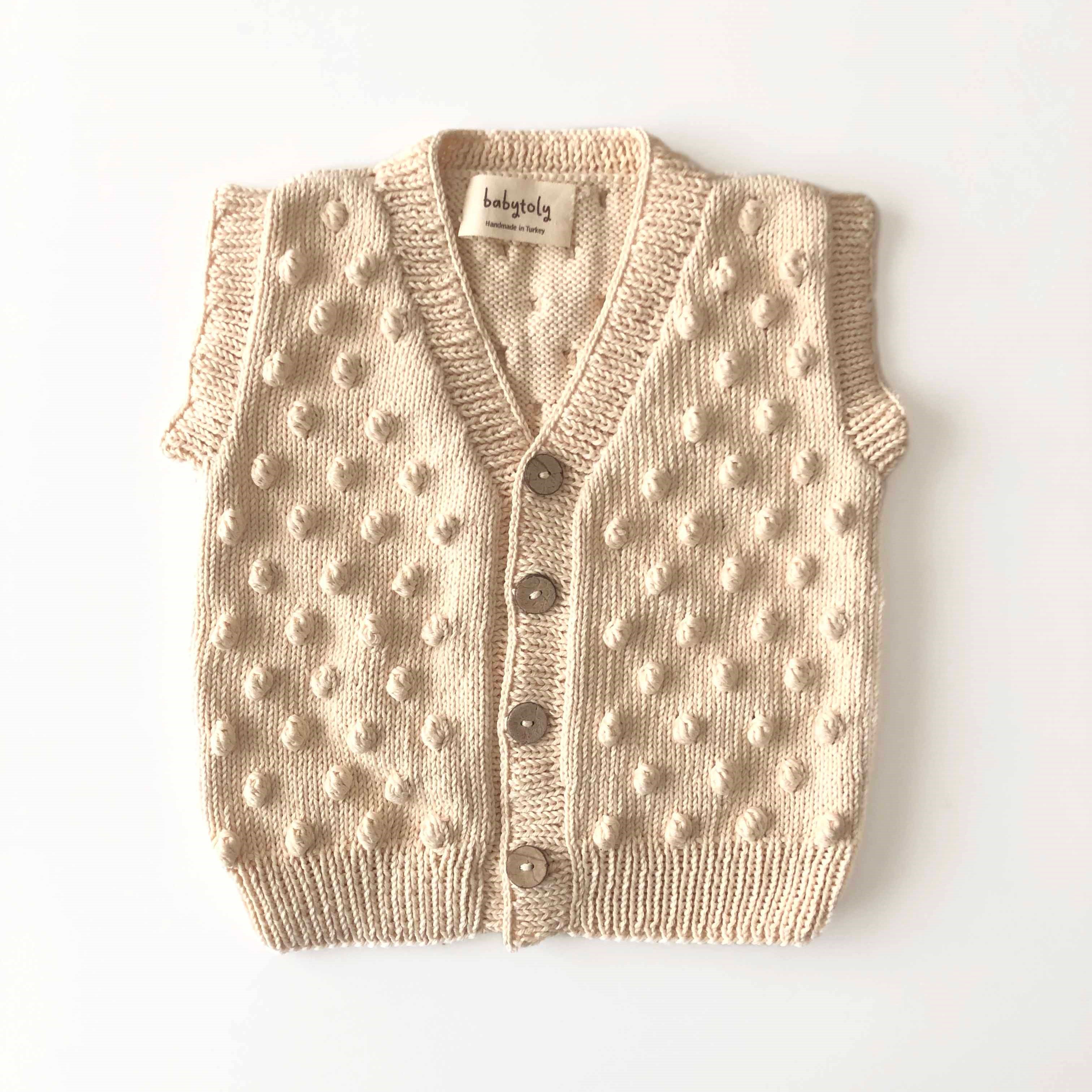 V-Neck Popcorn Vest, Natural