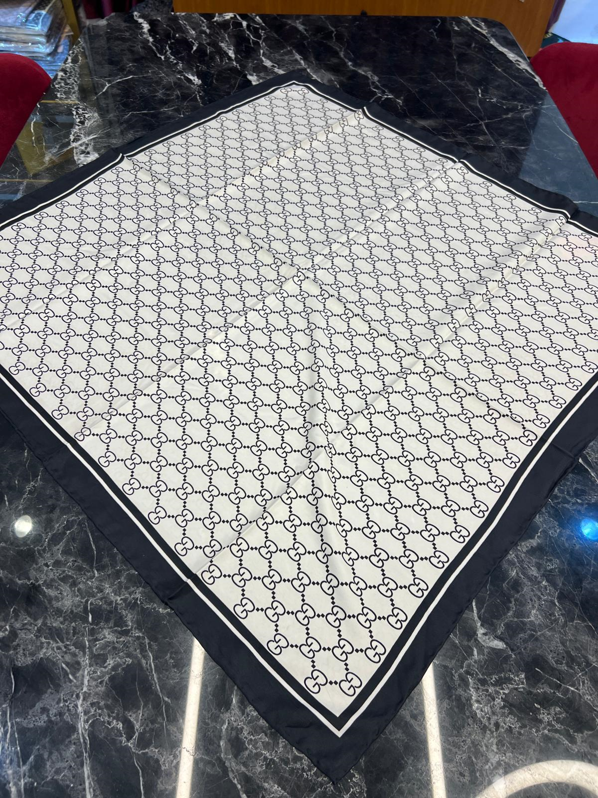  G KREM TWİL İPEK EŞARP