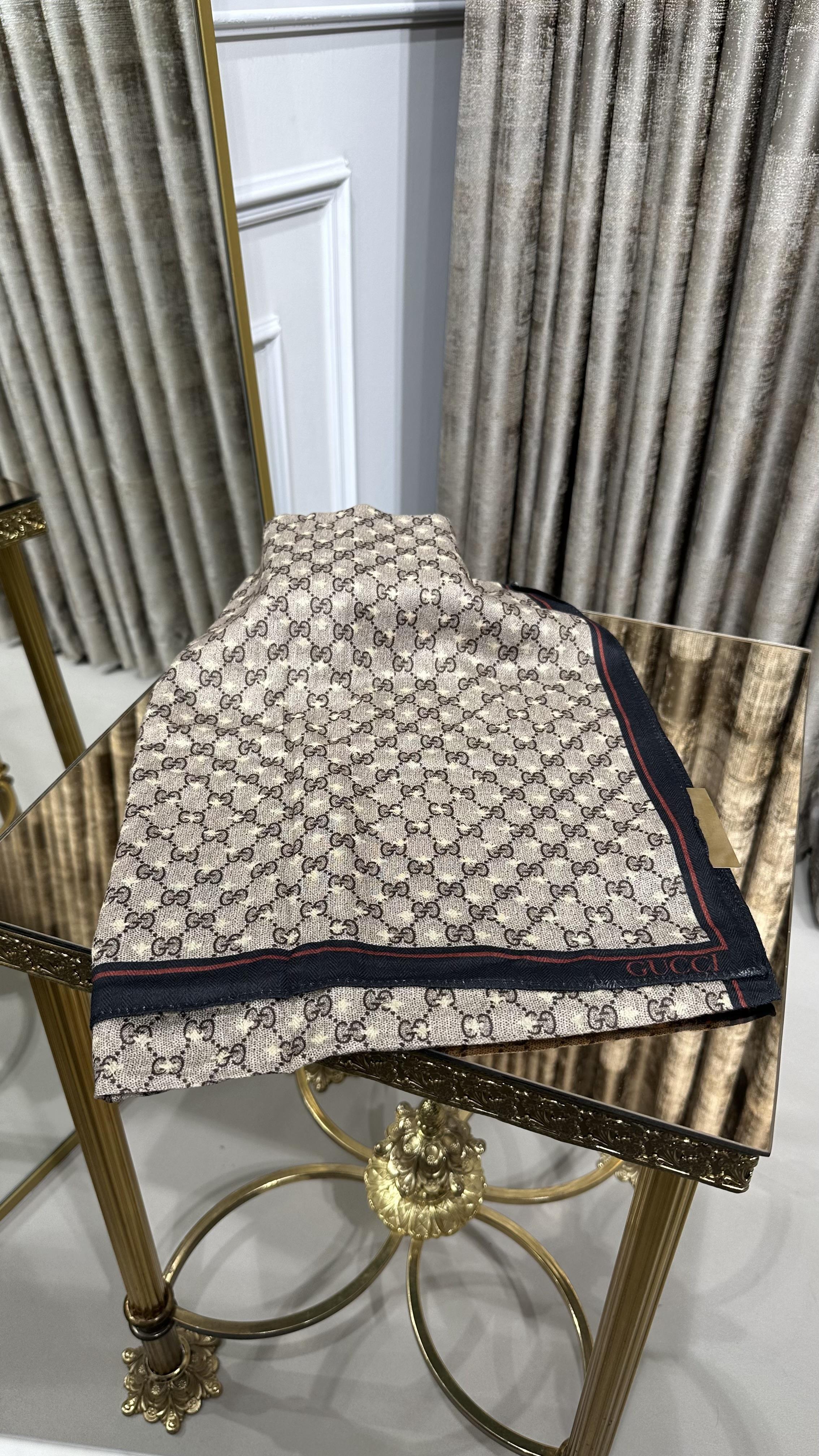 %100 G DESEN YÜN ŞAL SİYAH  (ARI) 