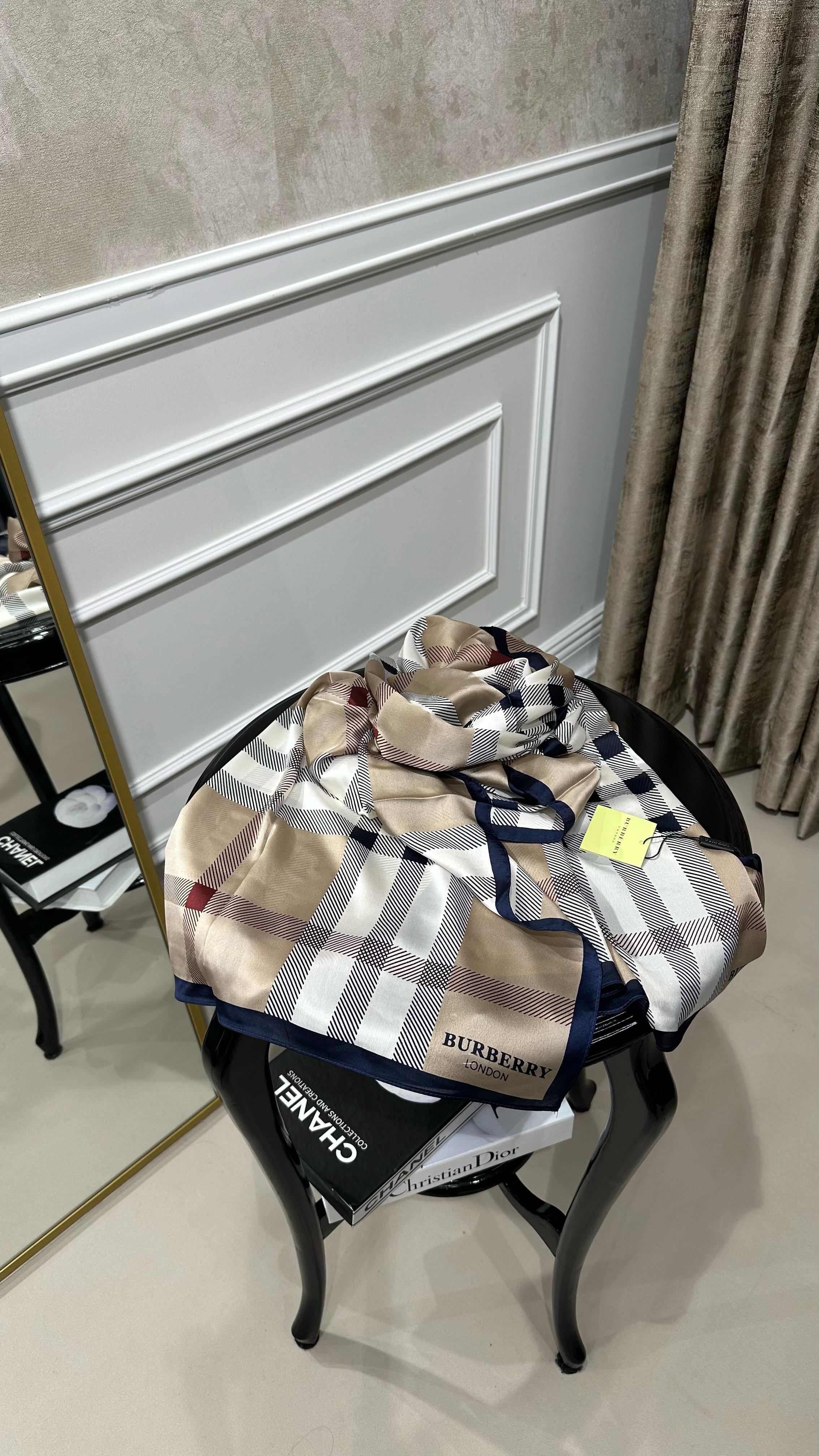 BURBERRY İPEK ŞAL BEJ