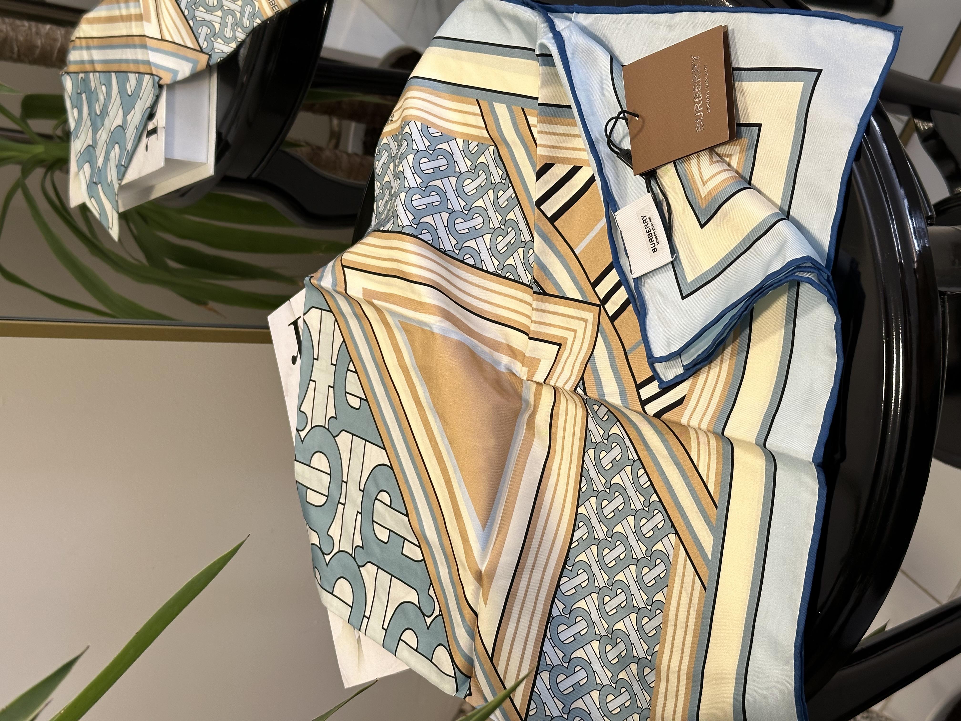 BURBERRY MAVİ DESEN EŞARP