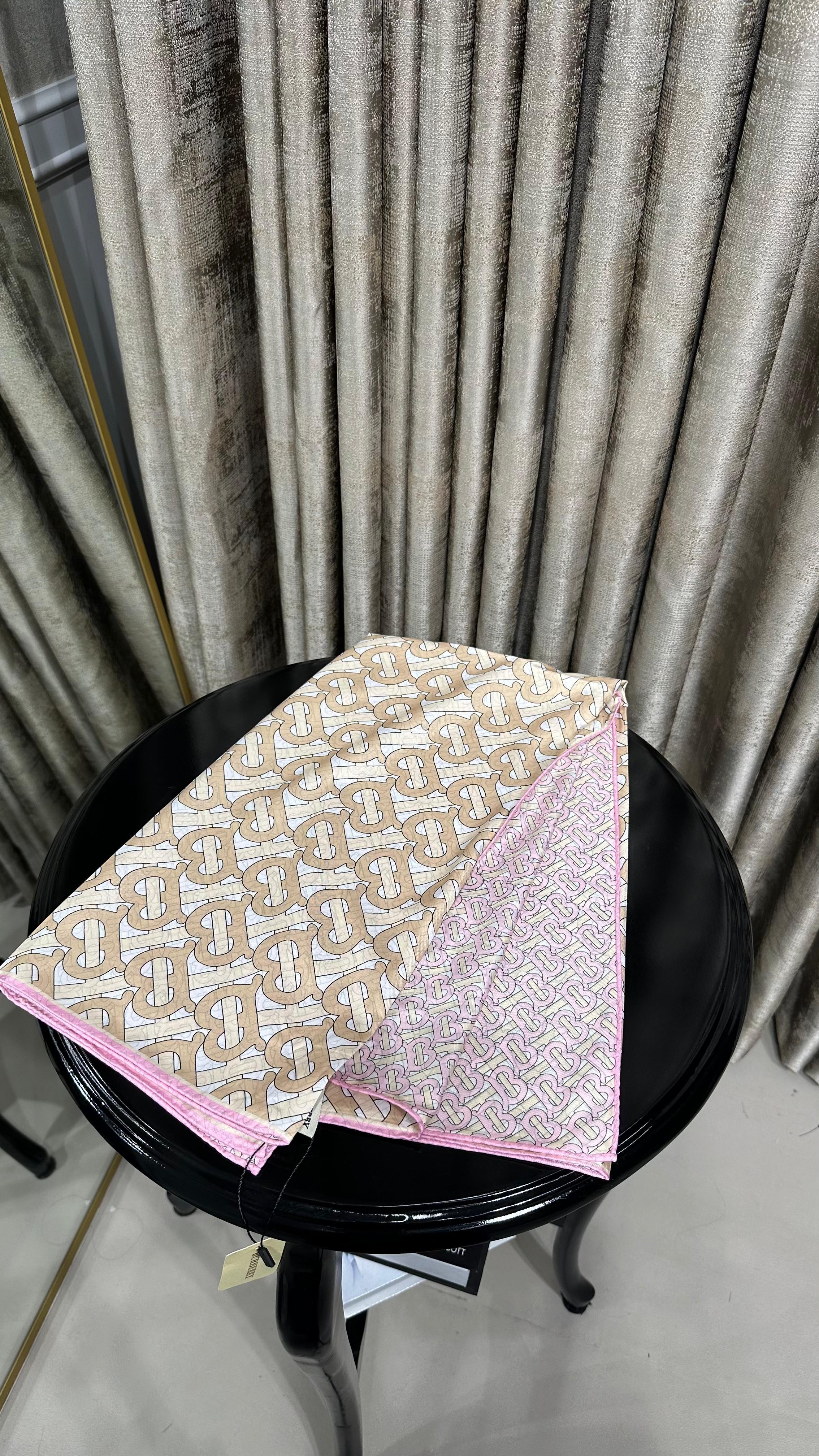 BURBERRY PUDRA