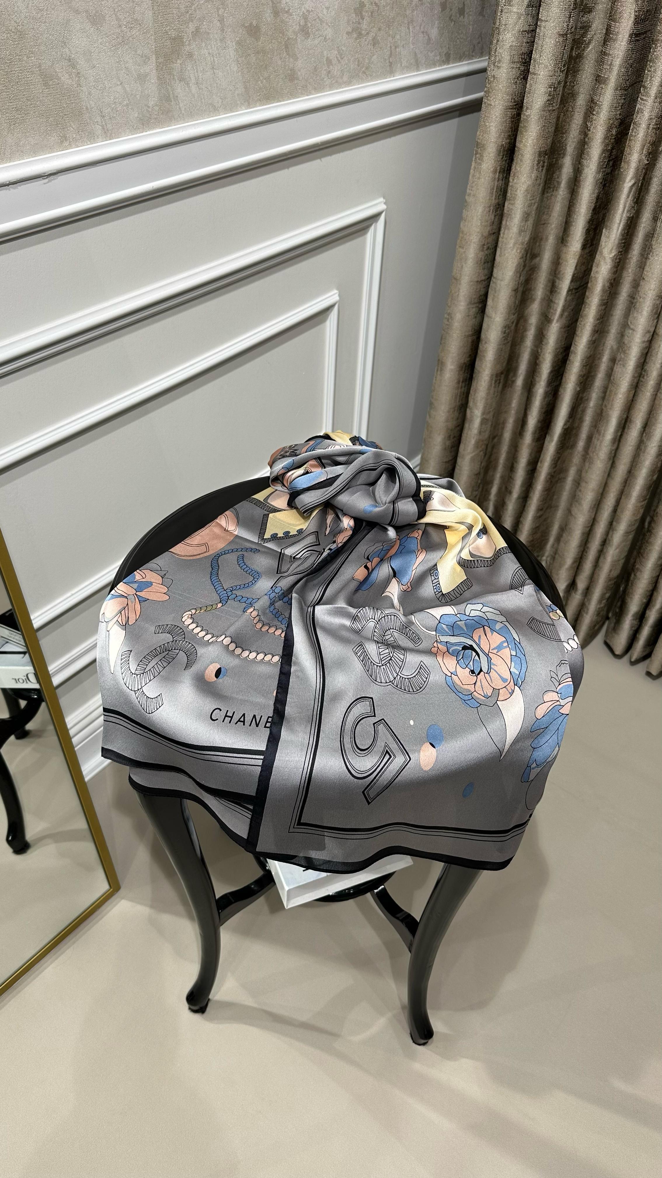 CHANEL İPEK ŞAL GRİ