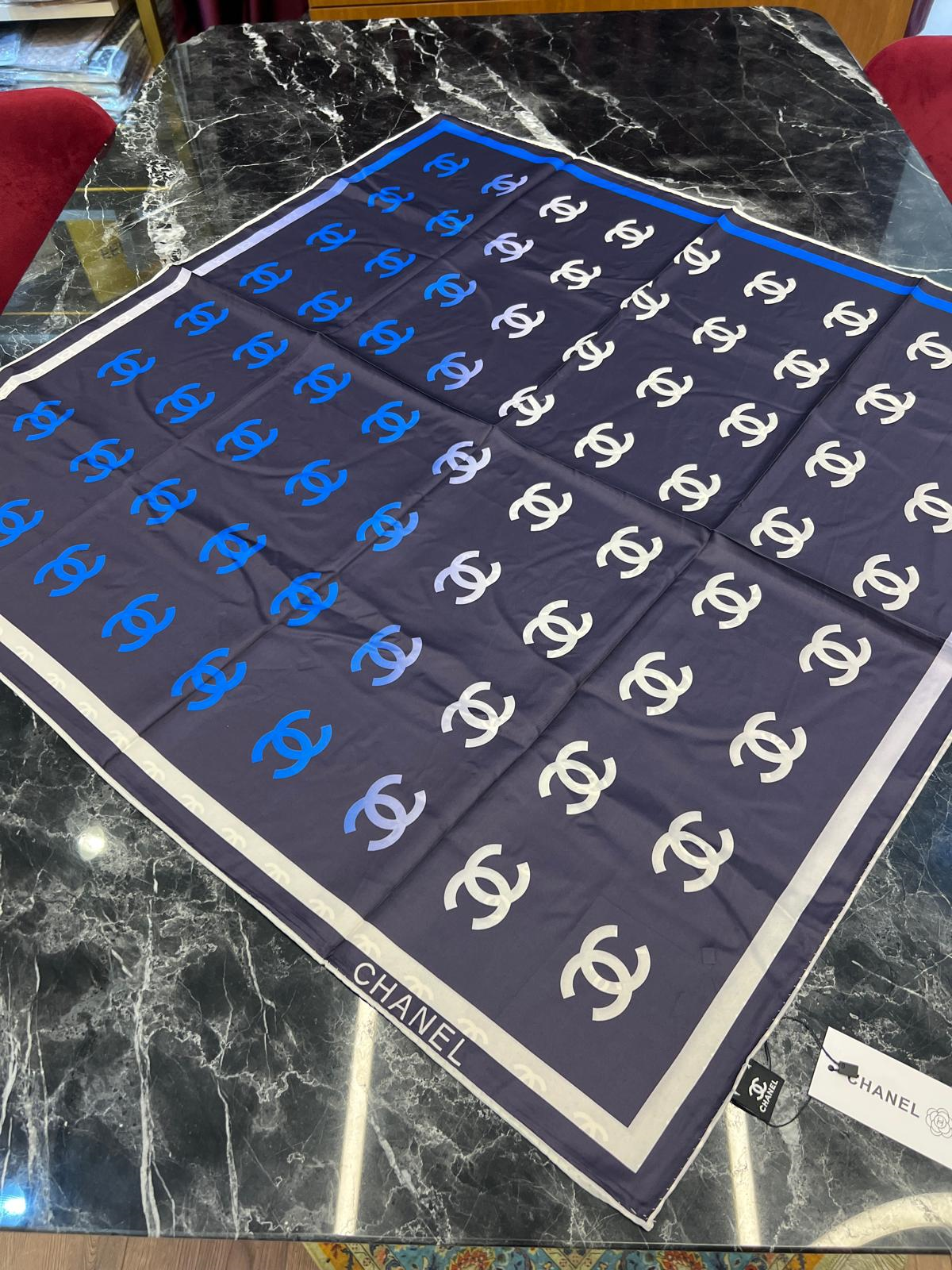 CHNL LACİVERT TWİL İPEK EŞARP