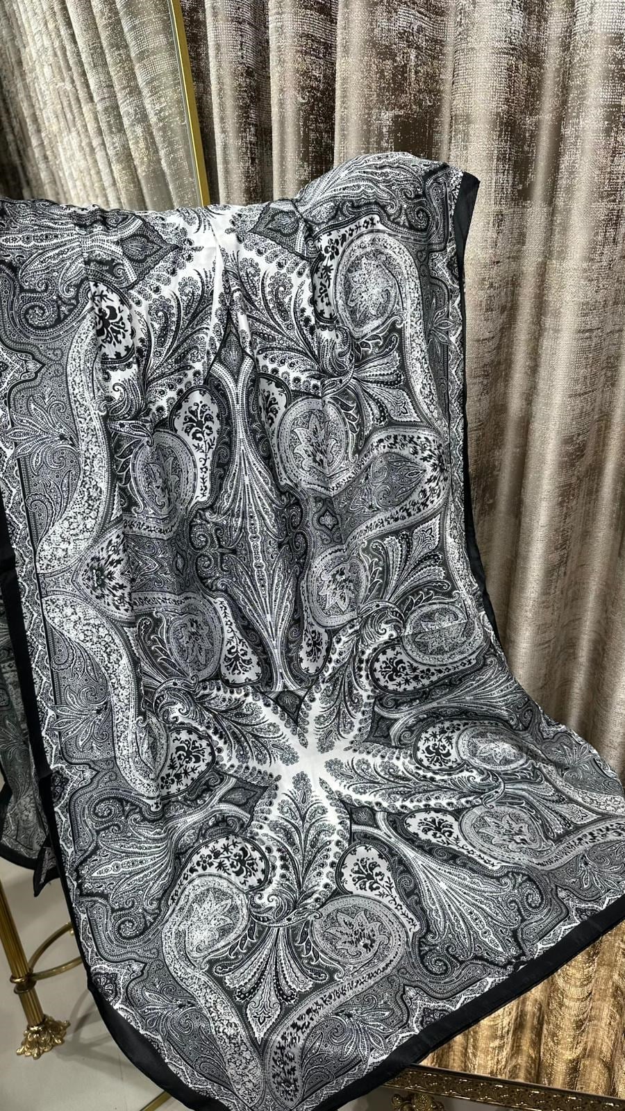 ETR İTHAL İPEK ŞAL SİYAH