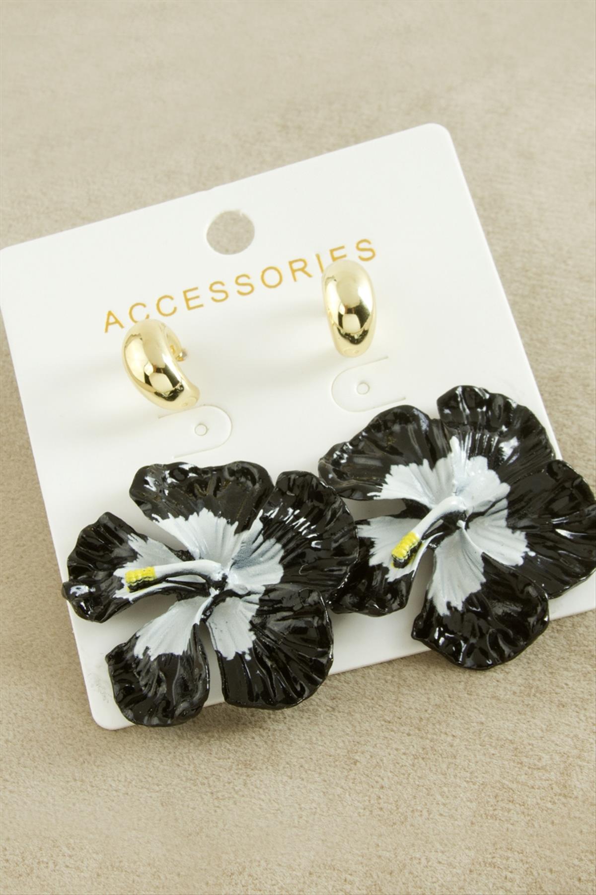 4 Adet Çiçek Zr Model Küpe