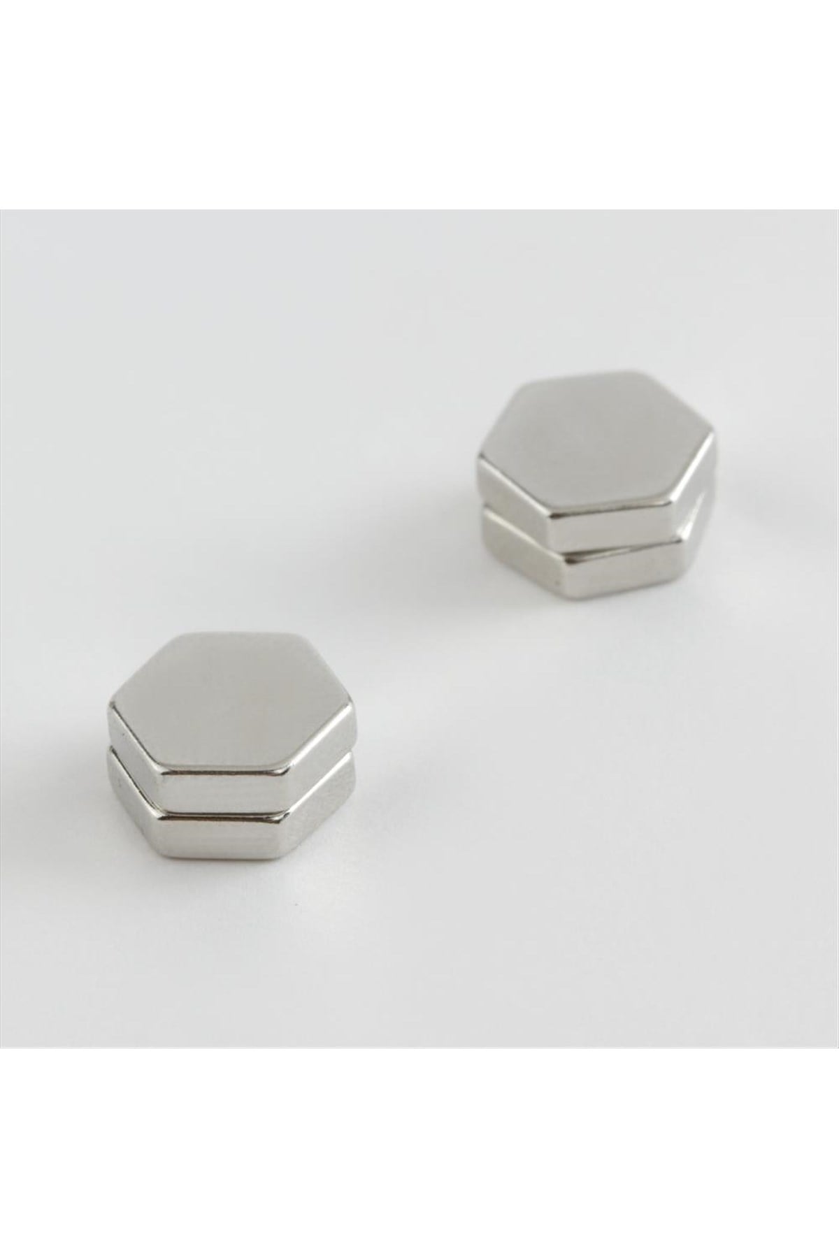 Altıgen Figürlü Mıknatıslı Küpe