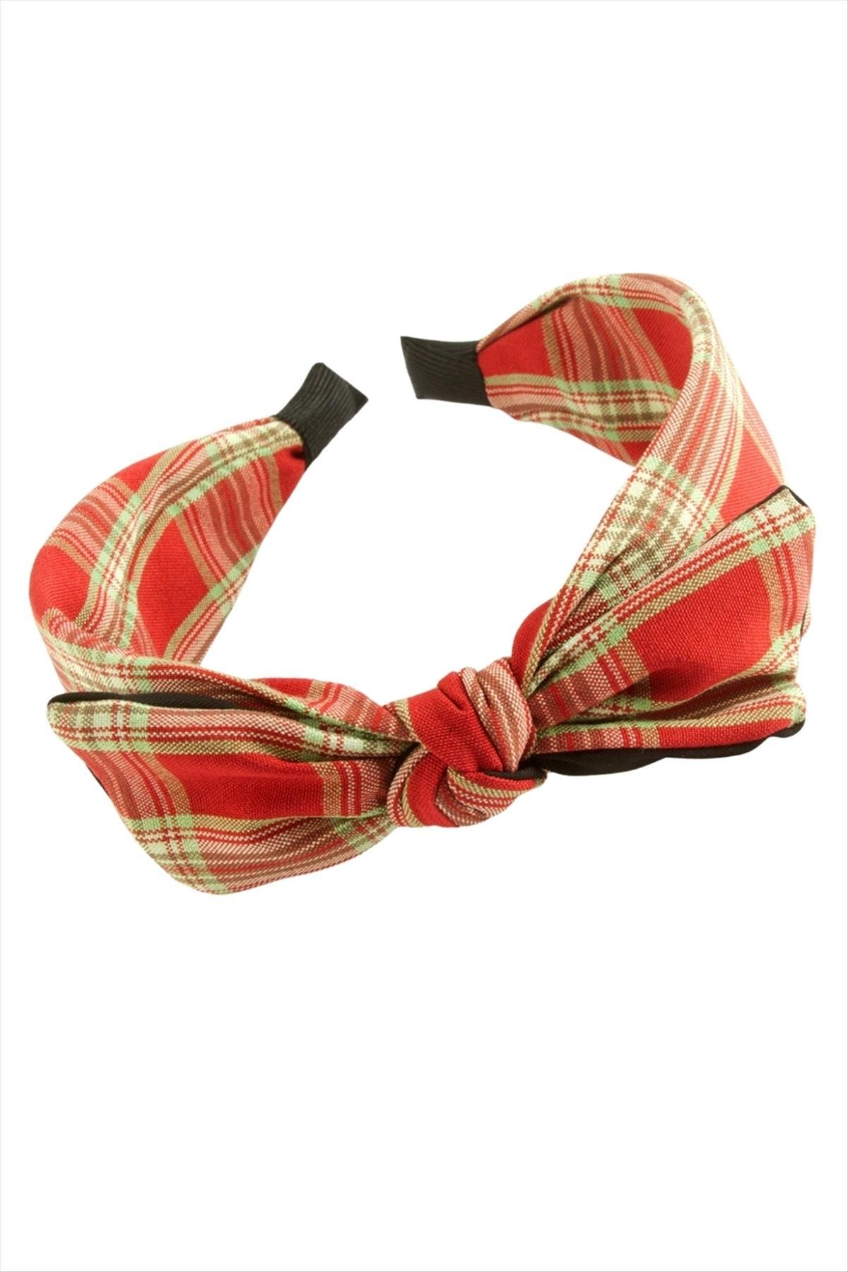 Kare Desenli Fiyong Taç