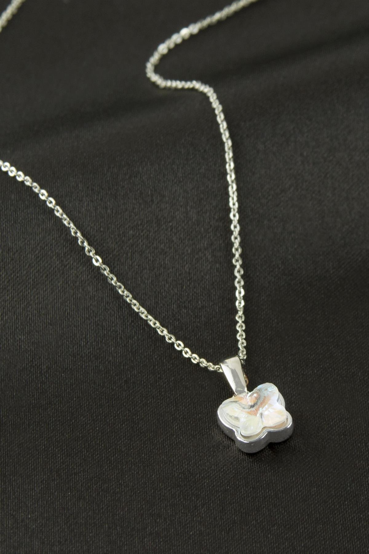 Kelebek Taşlı Kolye